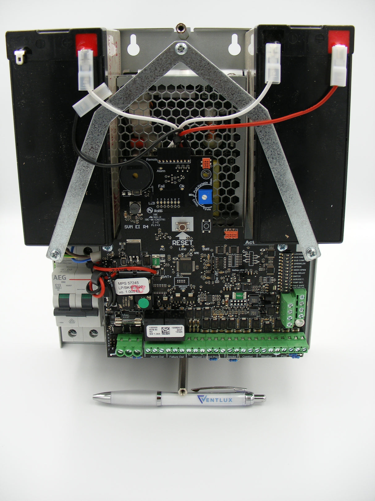 Actulux SVM Ei 5 amp Basic 226119 Smoke Control Panel 1-Zone SVM Ei 24V-5A BASIC 226119 EN12101-10 accepts priority switch and has auto reset